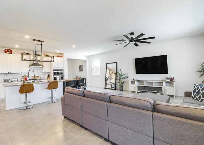 Holiday home Extended-stay Escape W/ Office & Ev Charger *