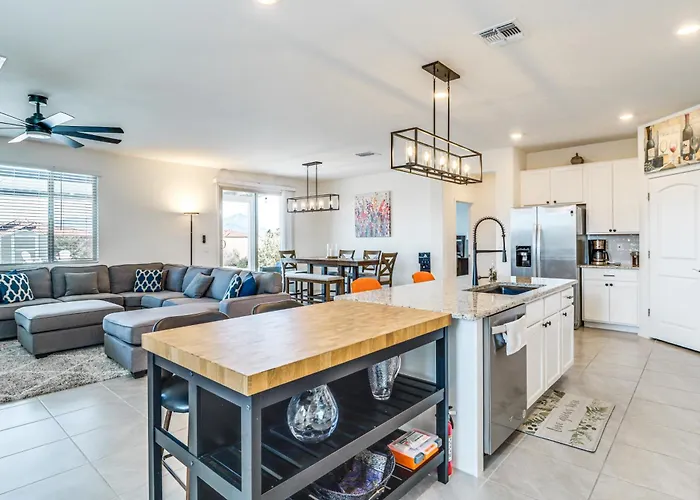 Extended-stay Escape W/ Office & Ev Charger Holiday home *