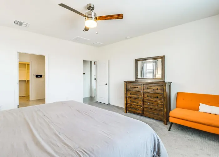Extended-stay Escape W/ Office & Ev Charger *